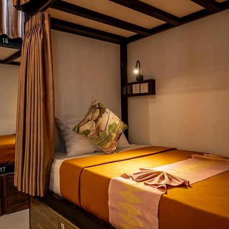 The Moon Hostel Batununggul Exterior photo